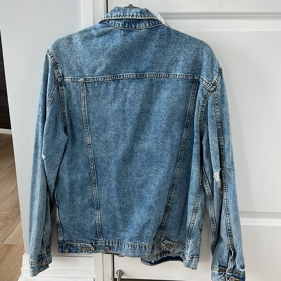 H&M Distressed Denim Jacket Size Medium - Picture 2 of 3